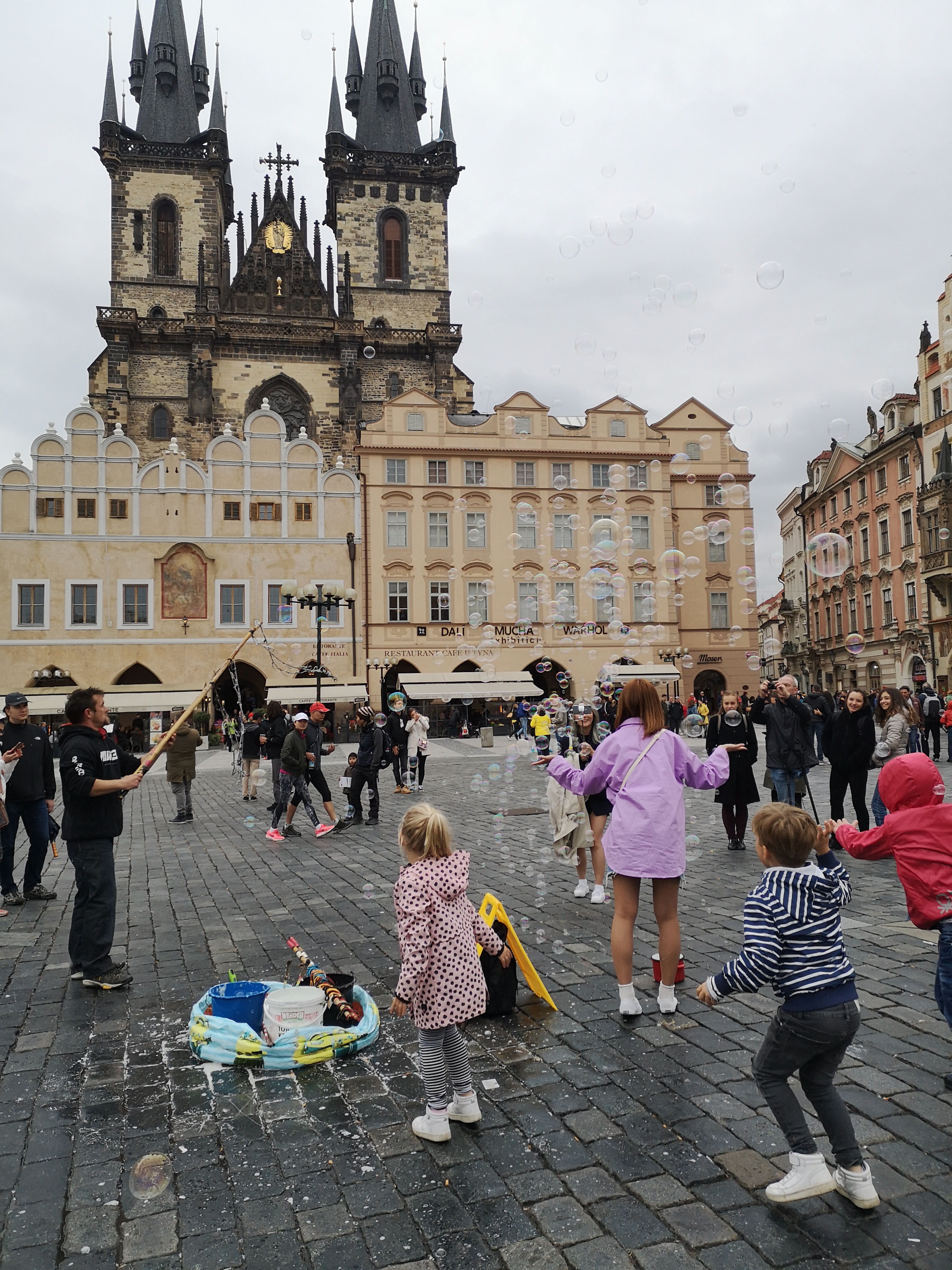Stadsplein in het centrum van Praag
